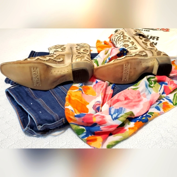 Authentic Corral Boots size 7 1/2. NWT - Picture 8 of 15